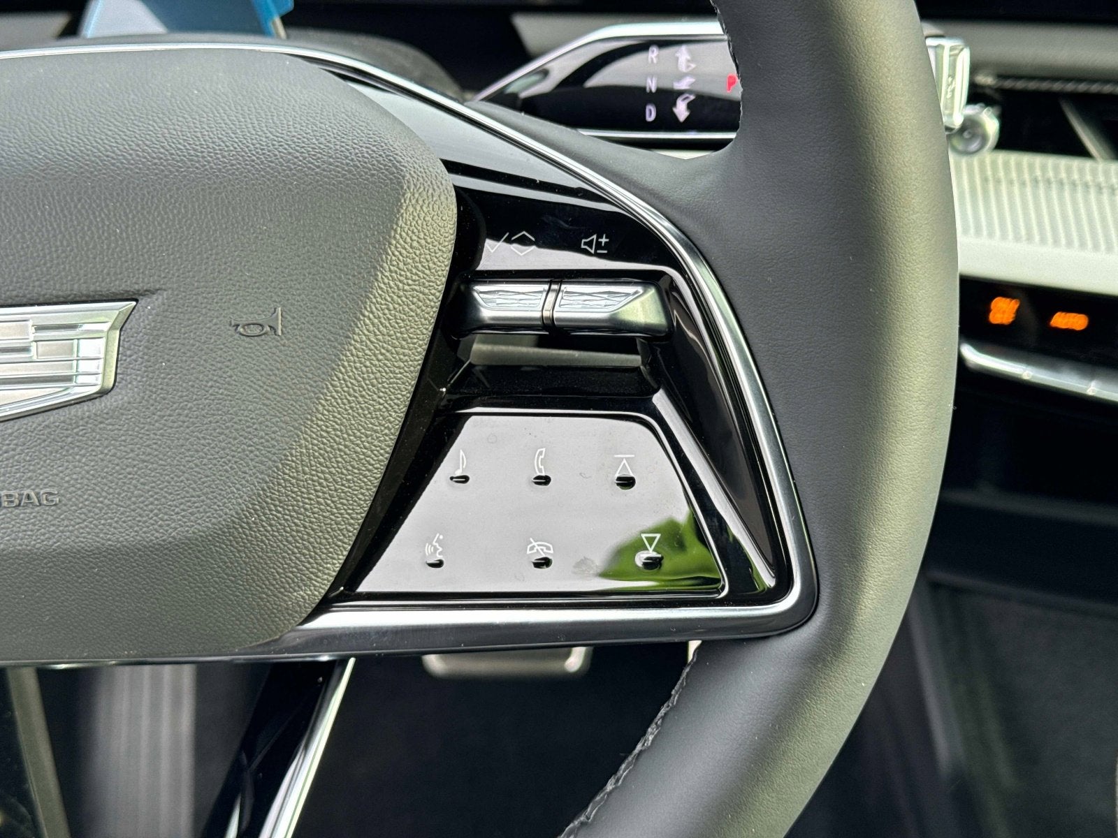 2025 Cadillac OPTIQ Luxury 2