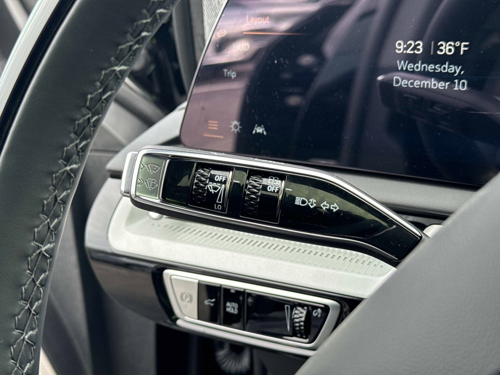 2025 Cadillac OPTIQ Luxury 2