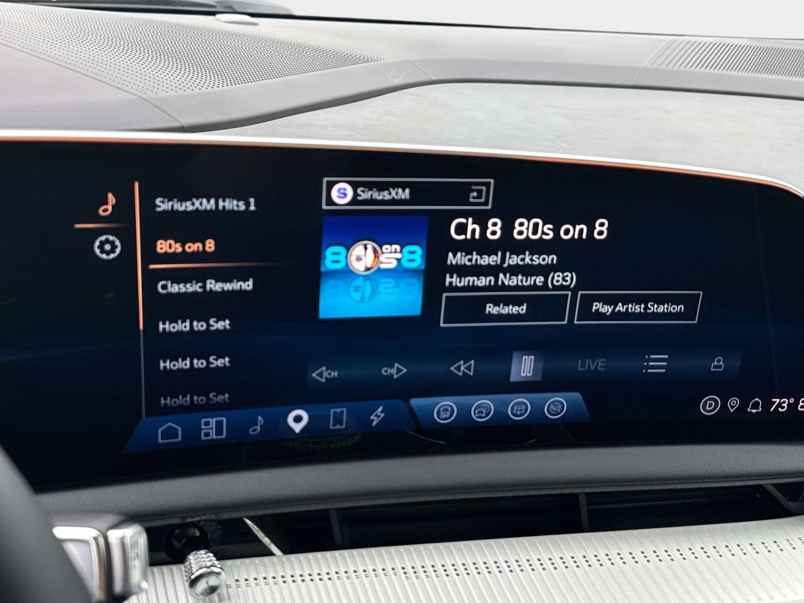 2025 Cadillac OPTIQ Luxury 2