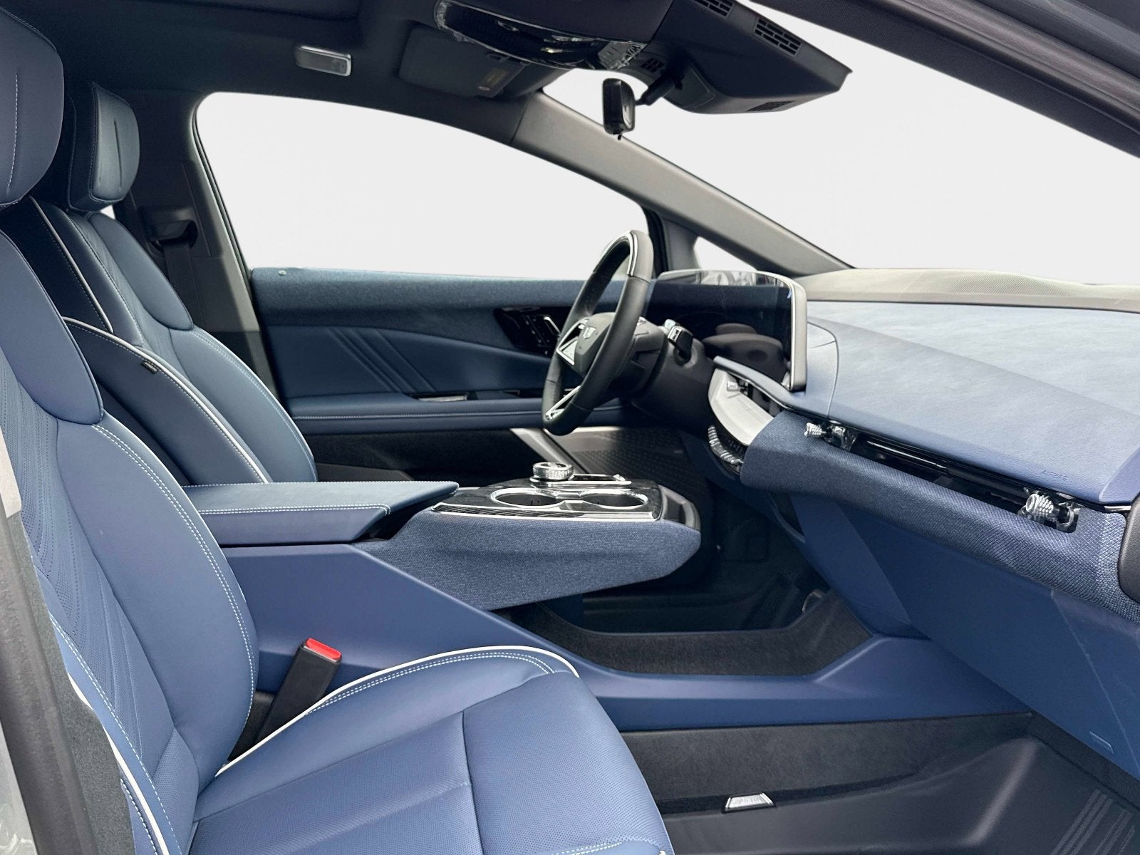 2025 Cadillac OPTIQ Luxury 2