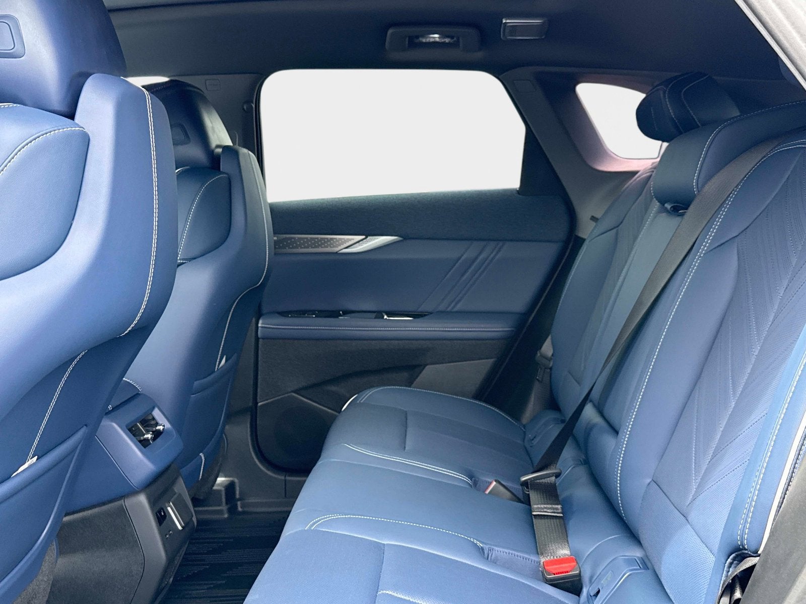 2025 Cadillac OPTIQ Luxury 2