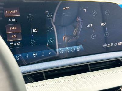 2025 Cadillac OPTIQ Luxury 2