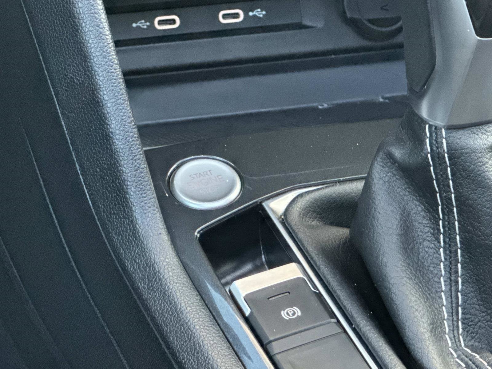 2023 Volkswagen Tiguan SE R-Line Black