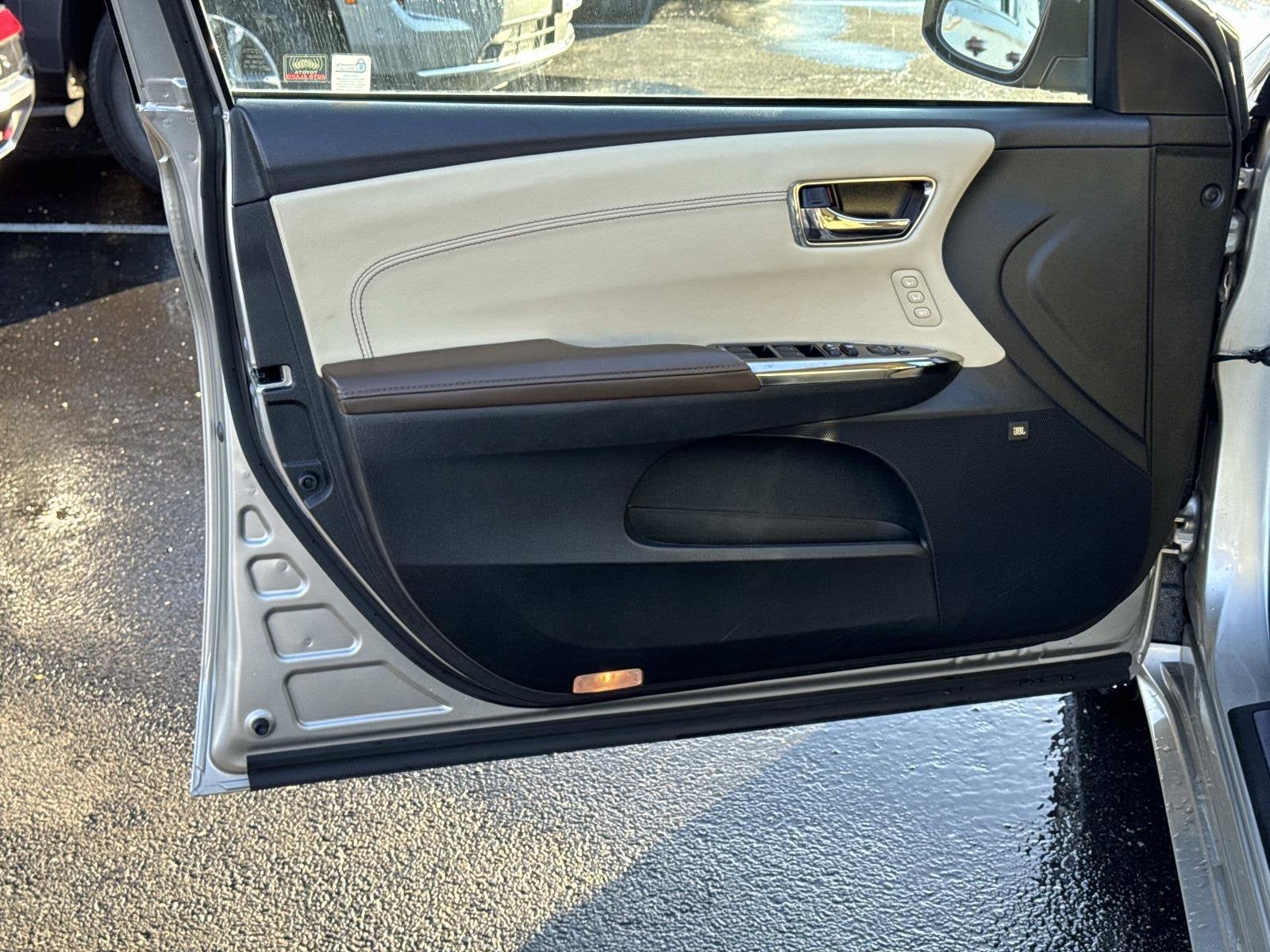 2016 Toyota Avalon Hybrid XLE Premium