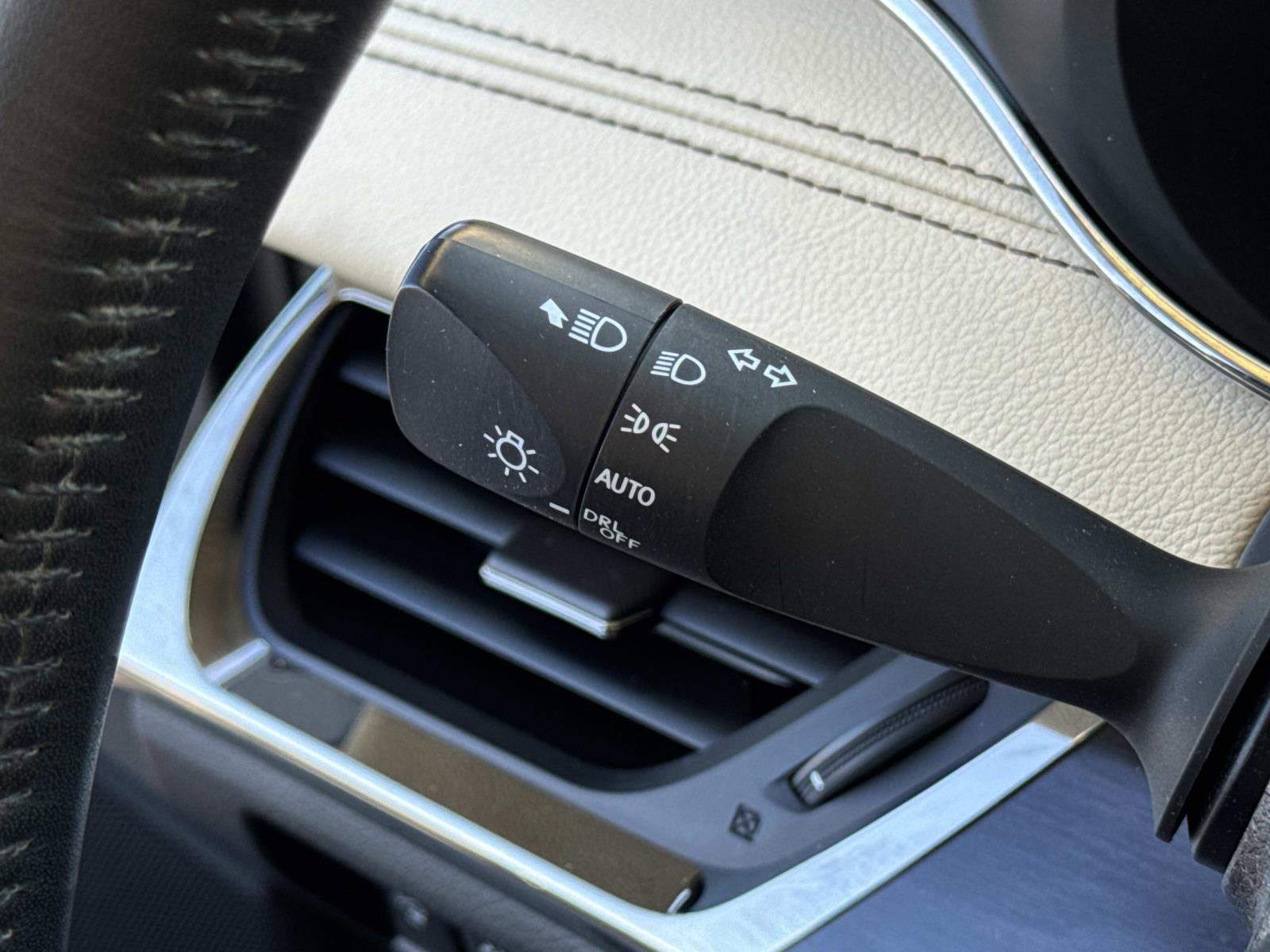 2016 Toyota Avalon Hybrid XLE Premium