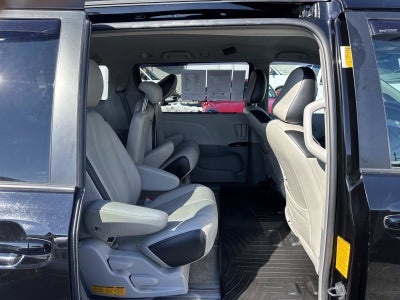 2013 Toyota Sienna LE AAS