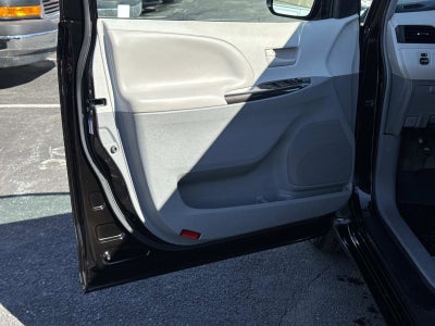 2013 Toyota Sienna LE AAS