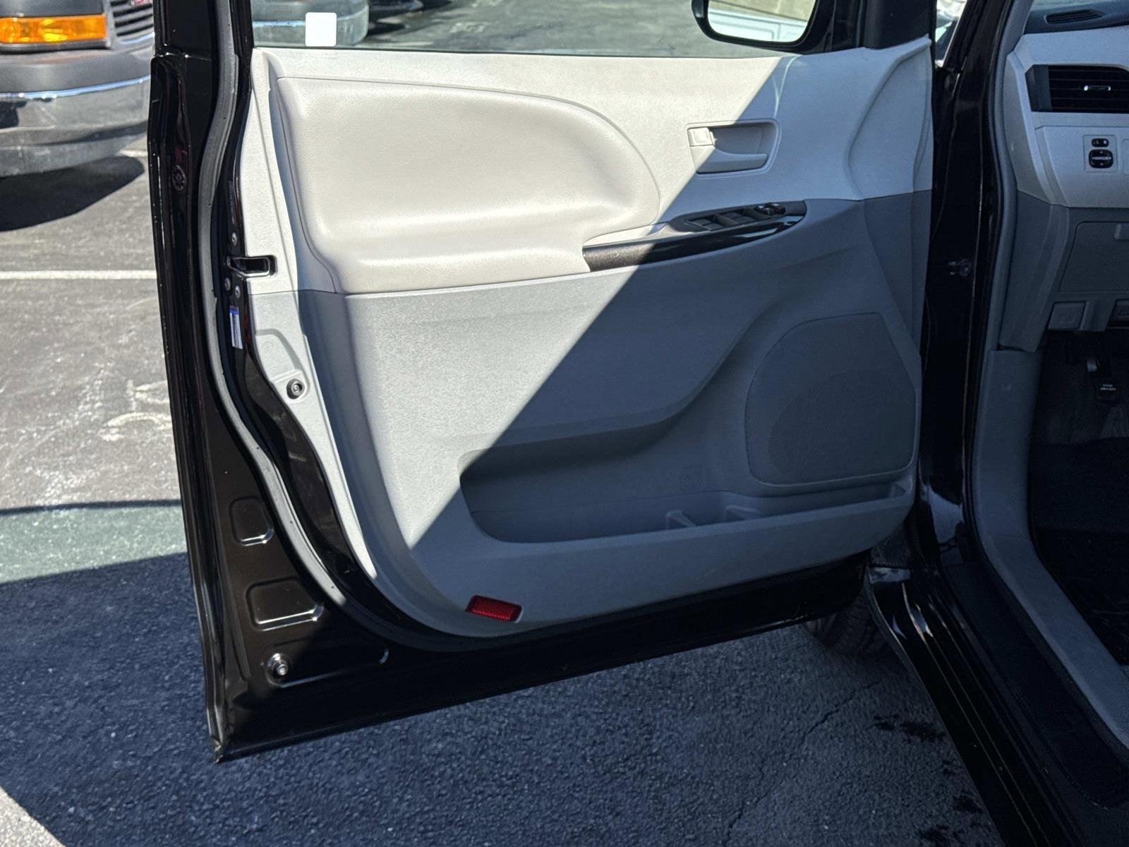 2013 Toyota Sienna LE AAS