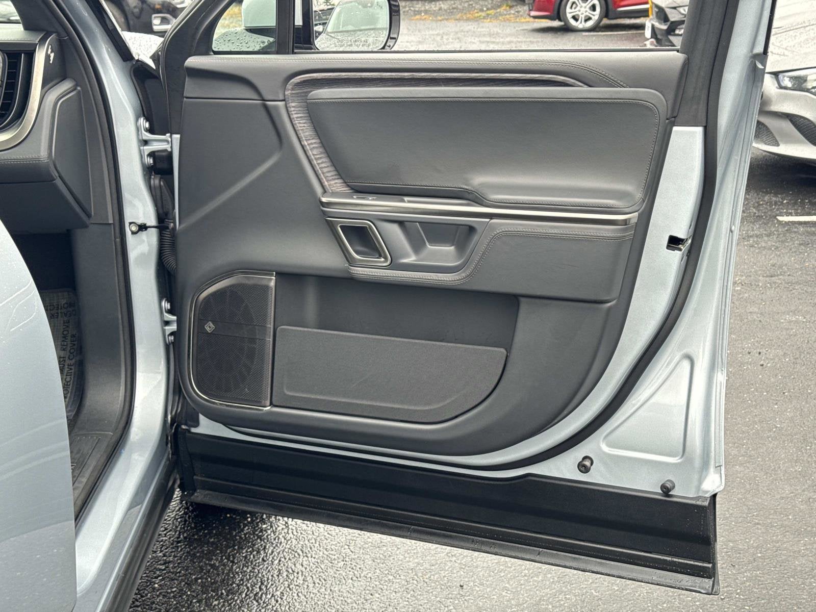 2023 RIVIAN R1S Adventure