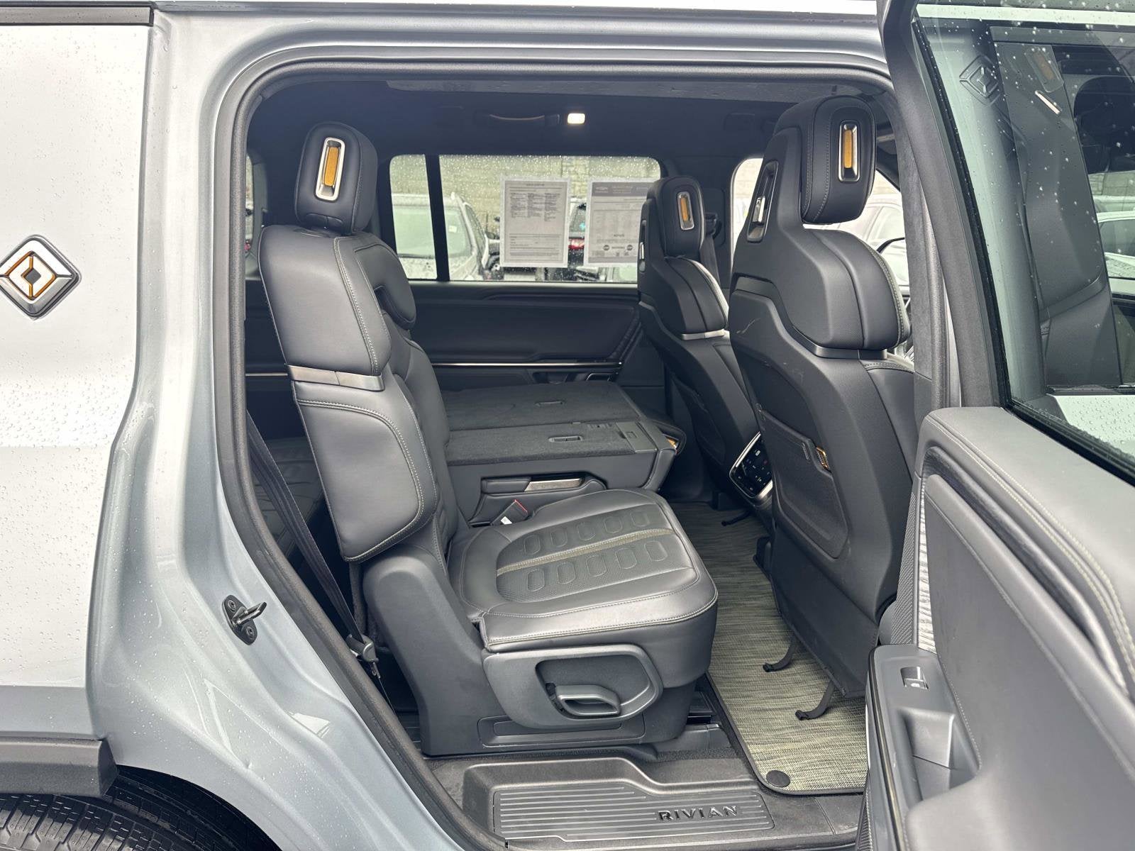 2023 RIVIAN R1S Adventure