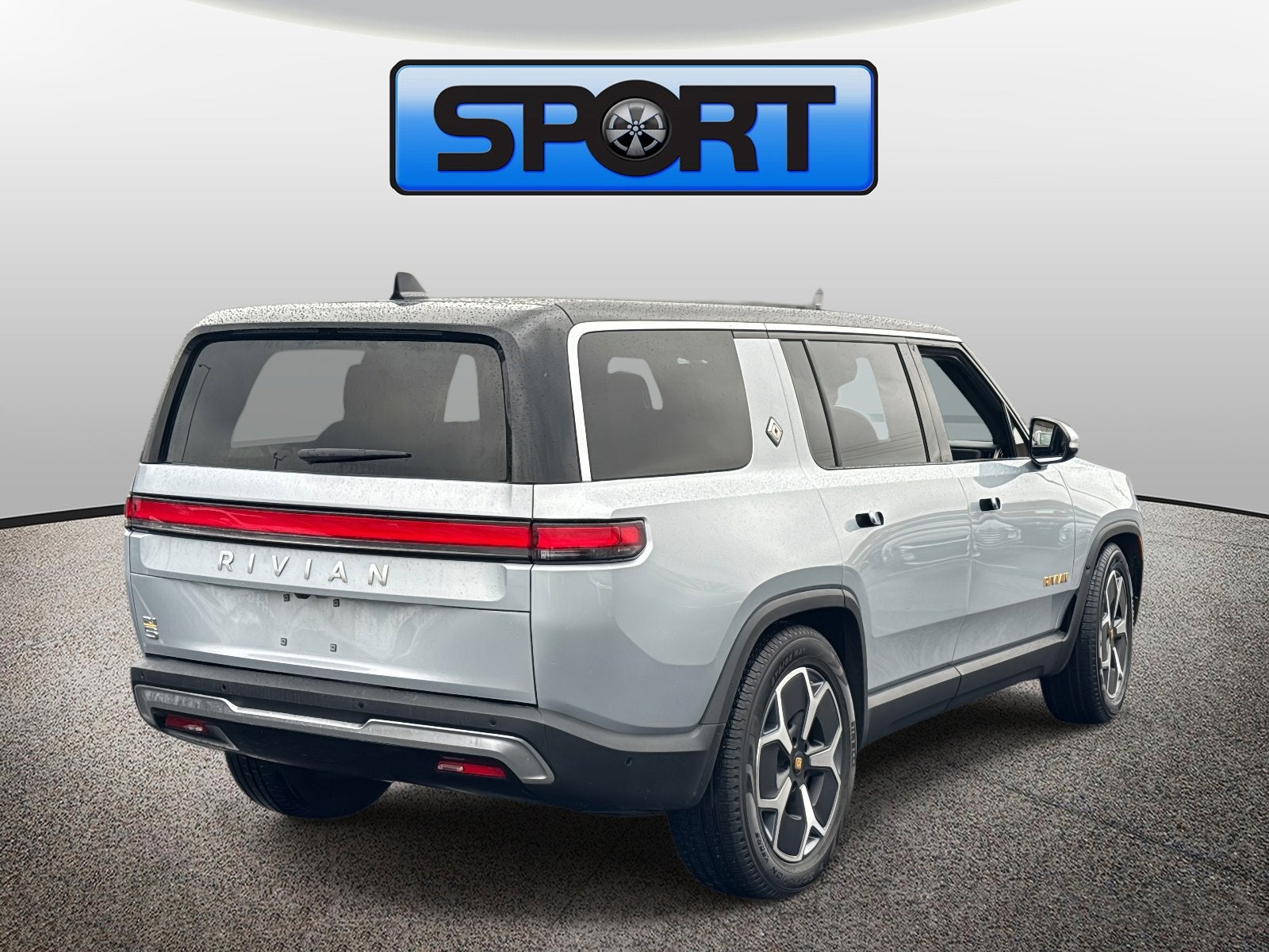 2023 RIVIAN R1S Adventure