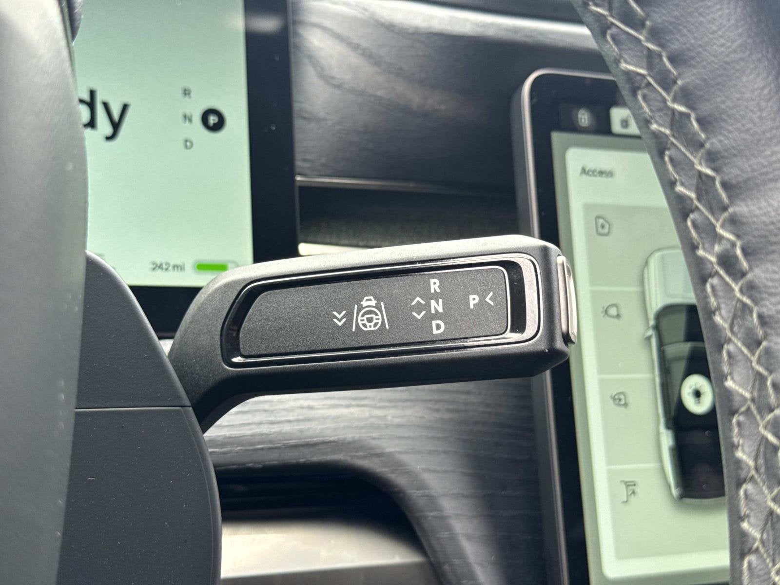 2023 RIVIAN R1S Adventure