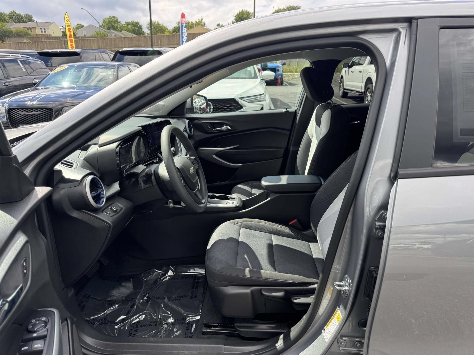 2025 Chevrolet Trax LS