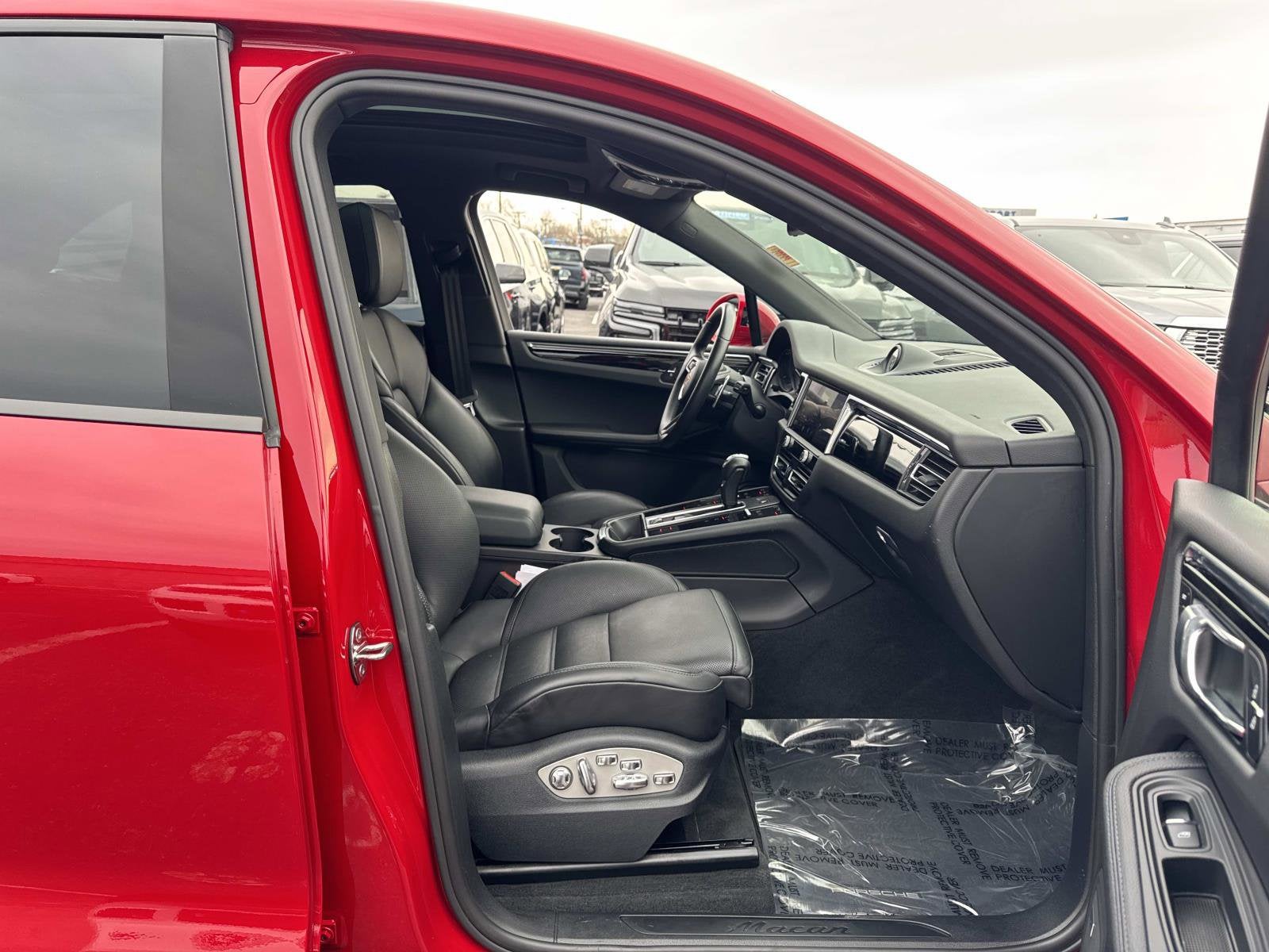 2022 Porsche Macan NA