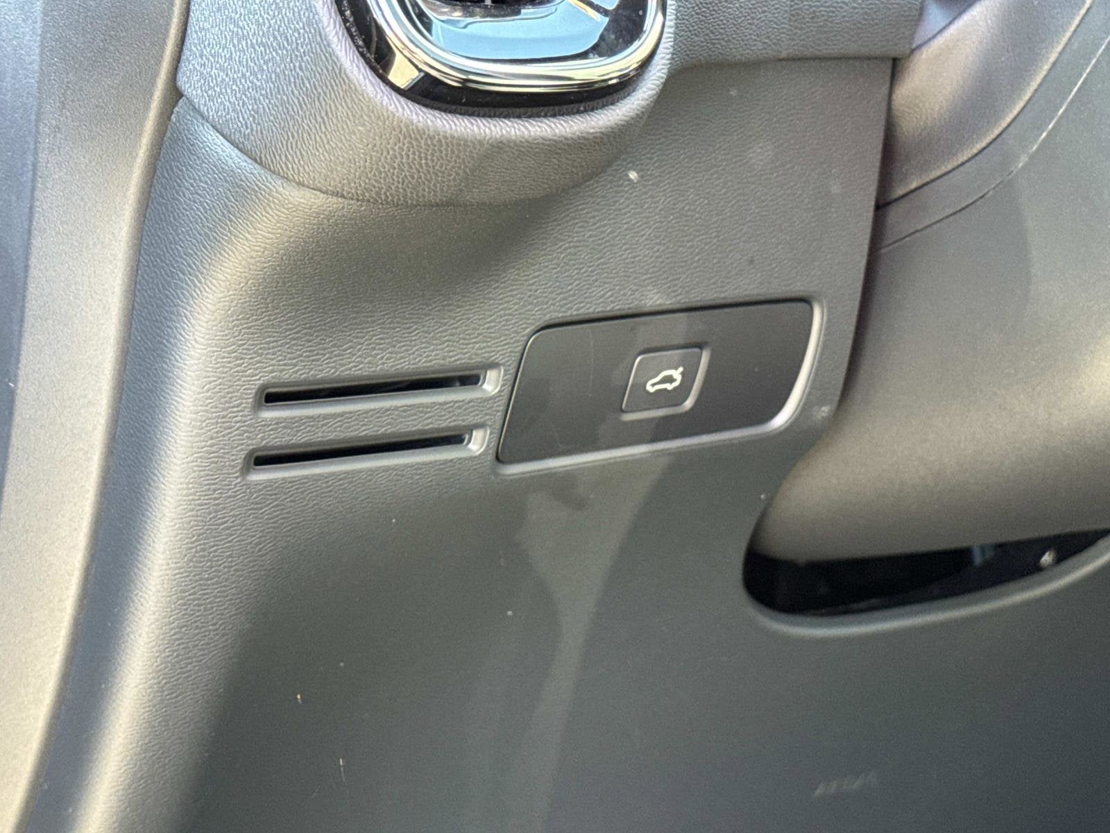 2024 Volvo C40 Recharge Pure Electri Ultimate